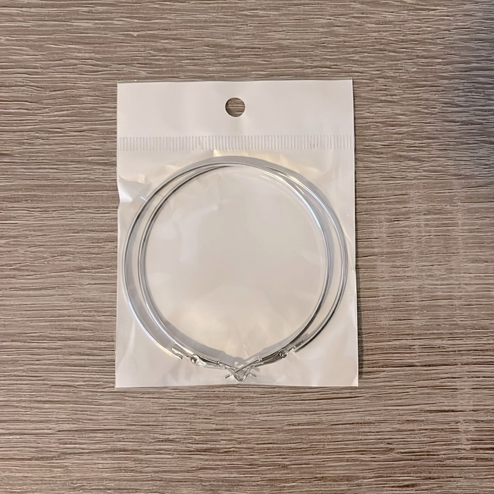 🤍 NWOT Silver 6cm Hoop Earrings 🤍